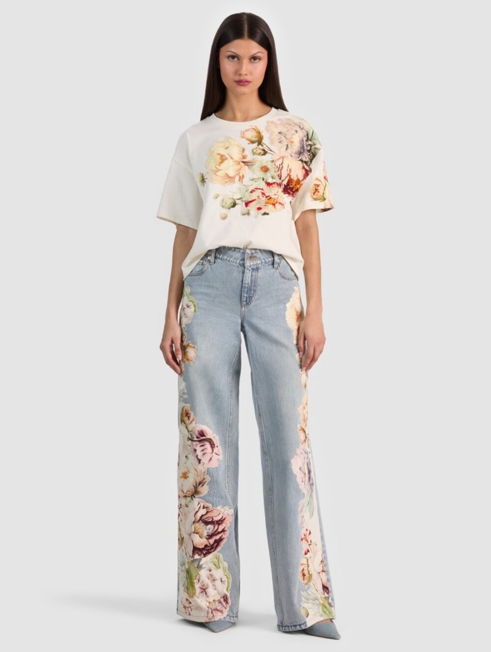 ALICE & OLIVIA EVAN APPLIQUE OVERSIZED TEE - Picture 2 of 14
